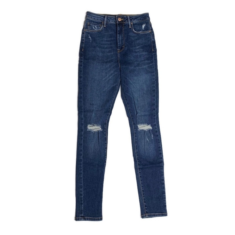 FOREVER 21 distressed dark wash skinny jeans